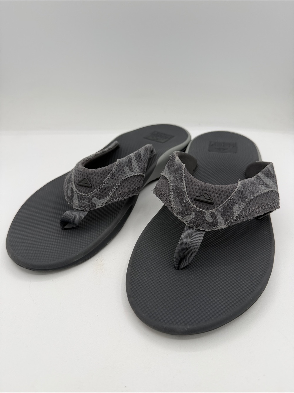 Reef Fanning, grey camo